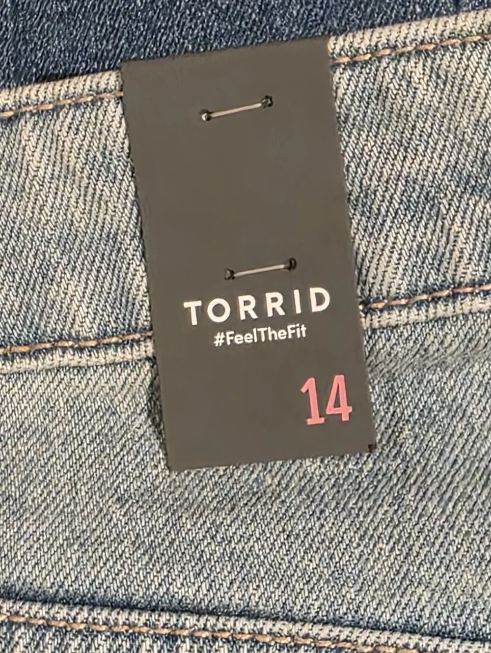 torrid Light Wash Denim Jean Bermuda Shorts Raw Hem Button Fly Size 14 New